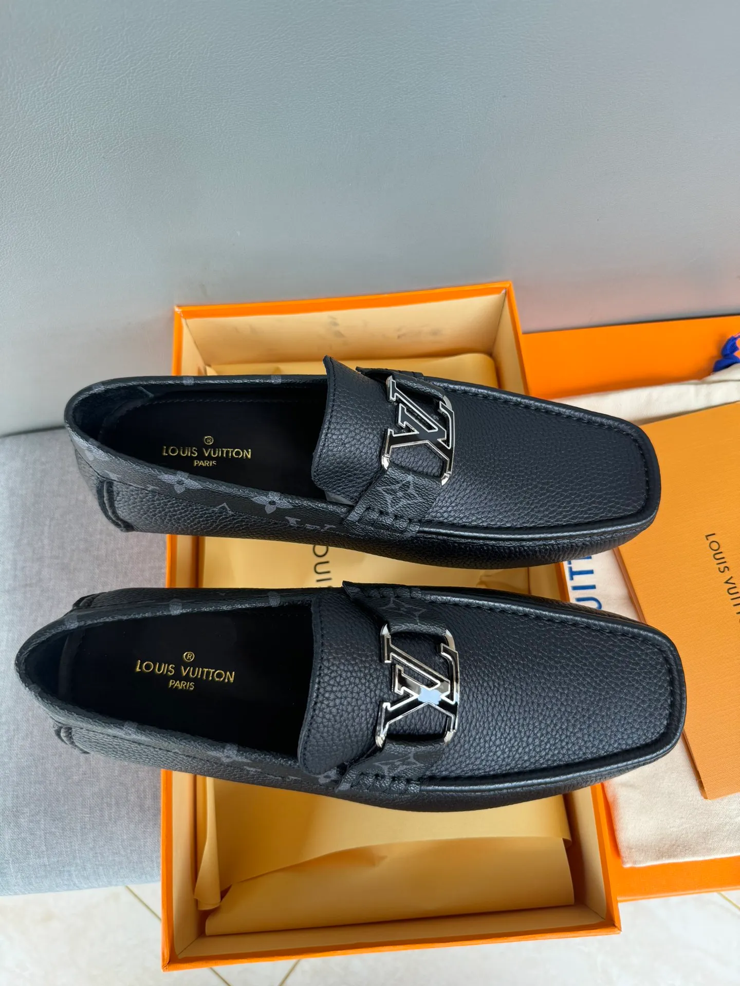 Batch 740💰[strong][strong][strong] Original order quality, new models at the counter, LV Louis Vuitton counter new models, handmade men's driving shoes, bean shoes, slip-on shoes, lazy shoes, exquisite hand-stitching, workmanship details comparable to the counters, Italian imported pebbled cowhide, water-dyed cowhide lining, sweat-absorbent and deodorant, black, 39-44 in large quantities in stock (38, 45 custom-made)
